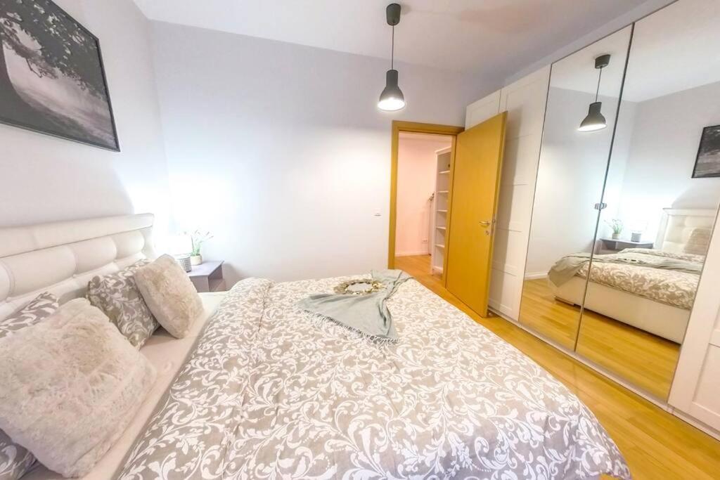 Old Town Spacious Apartment Bucarest Extérieur photo
